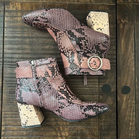 Freda Salvador Hendrix Boot - Picture 3 of 13